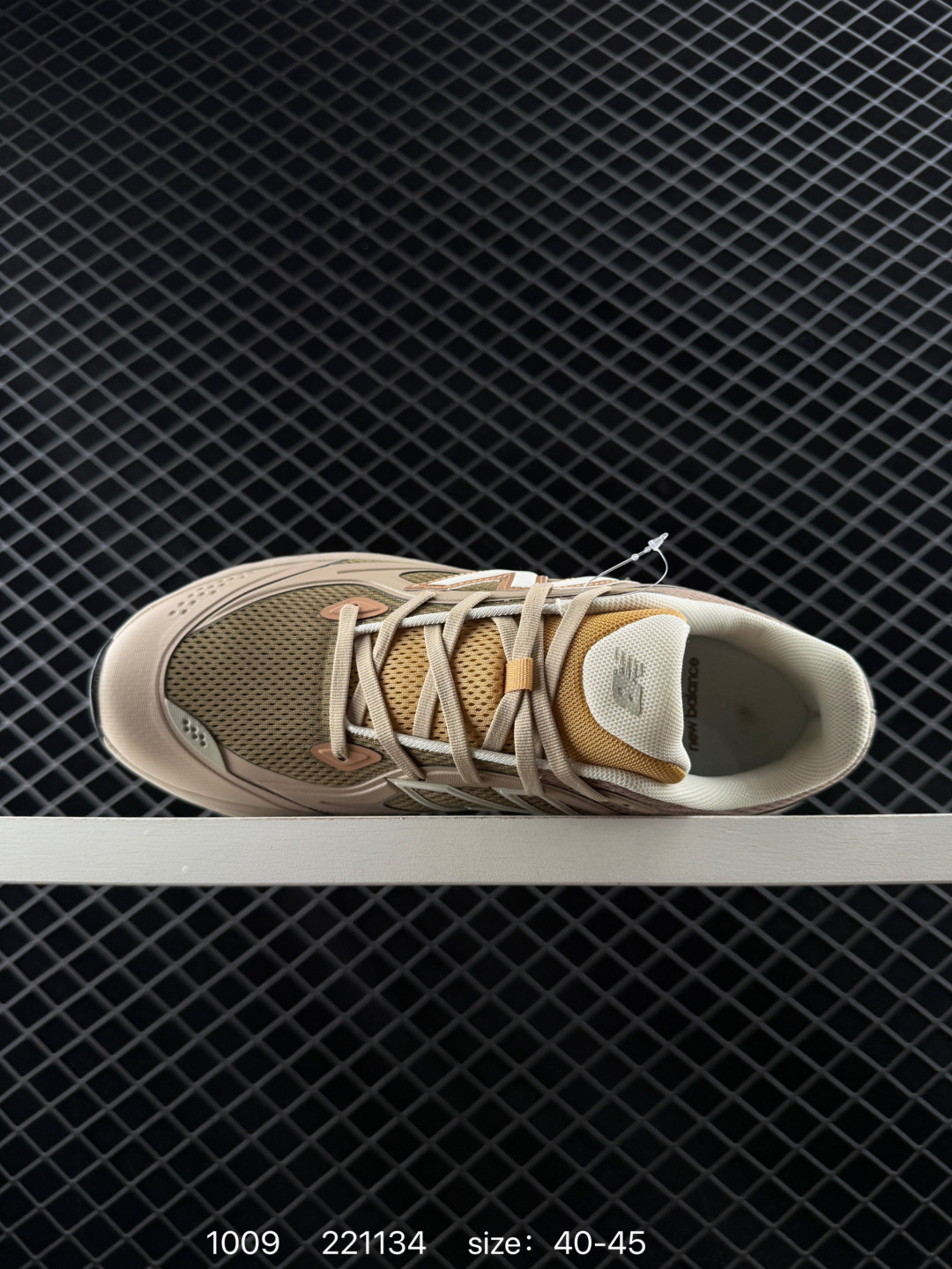 NB Ganni x New Balance NB Fresh Foam ”TRAINER UTRNGA Silver Metallic“